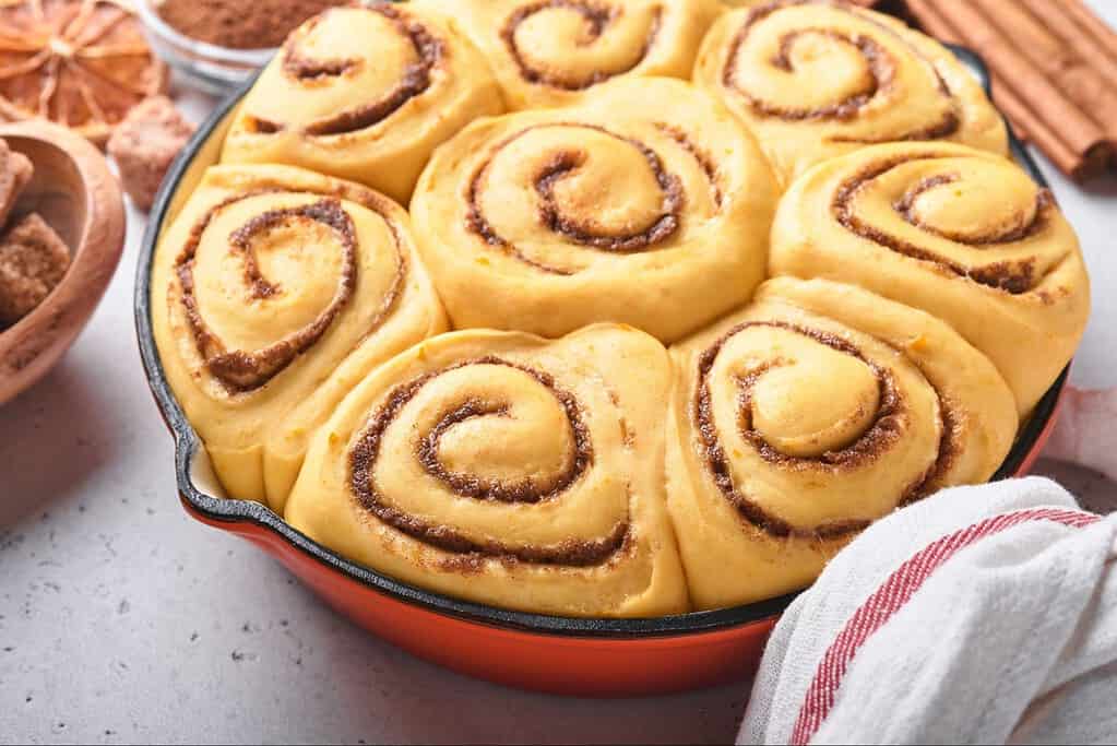 Delicious homemade cinnamon rolls with swirls of cinnamon and sugar, perfect for breakfast and dessert.