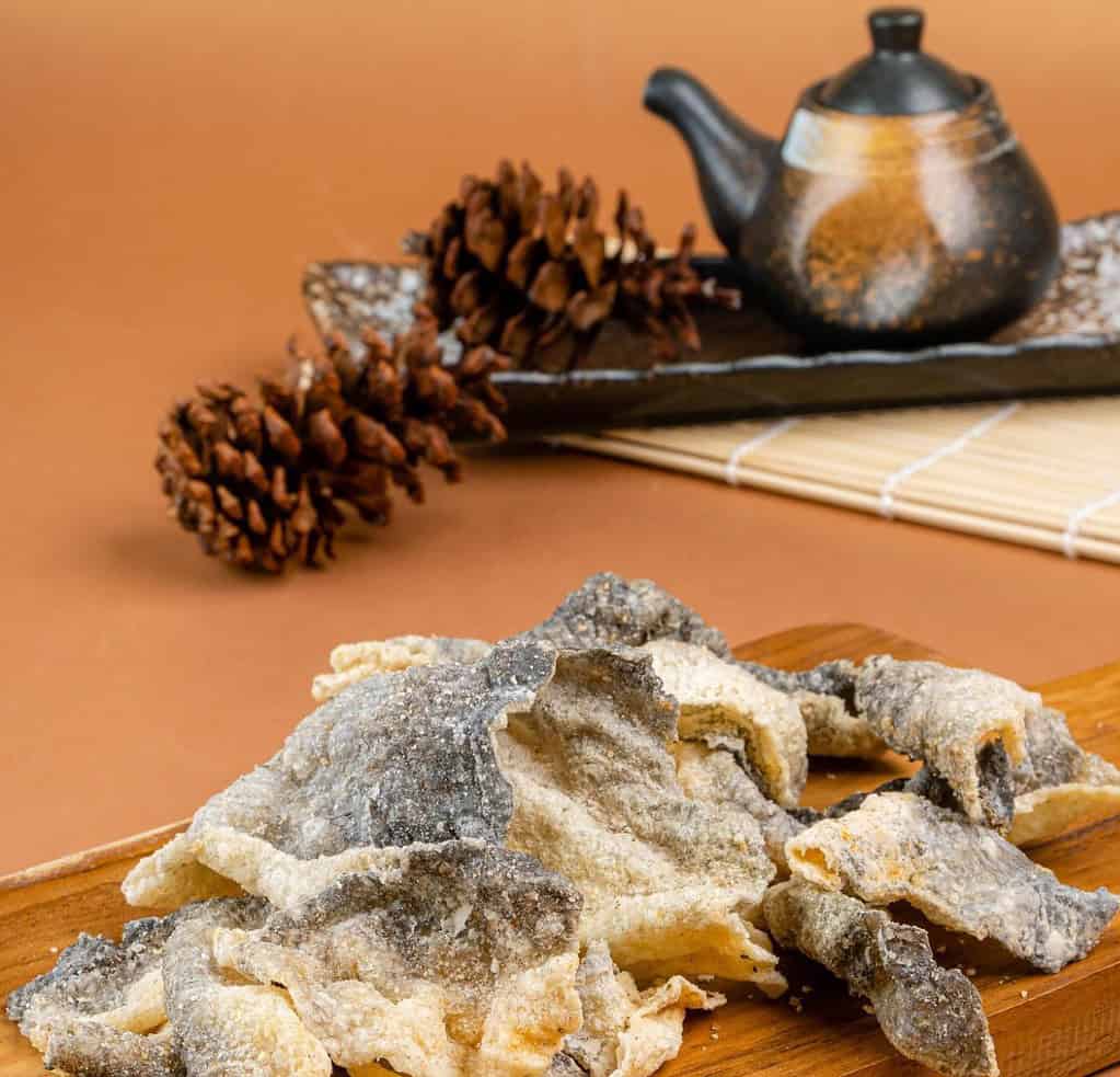 Delicious dried fish treats perfect for dogs, made from natural ingredients. Healthy, flavorful snacks for your furry friend.