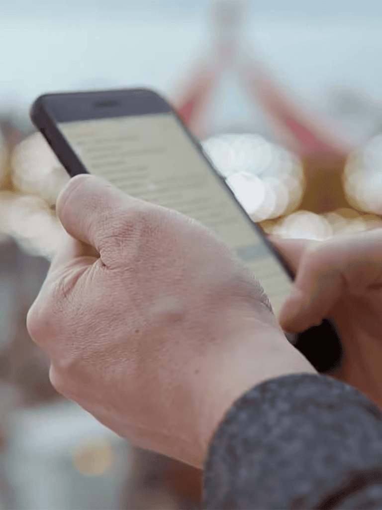 Easy dog owner communication app for effortless updates and tracking.